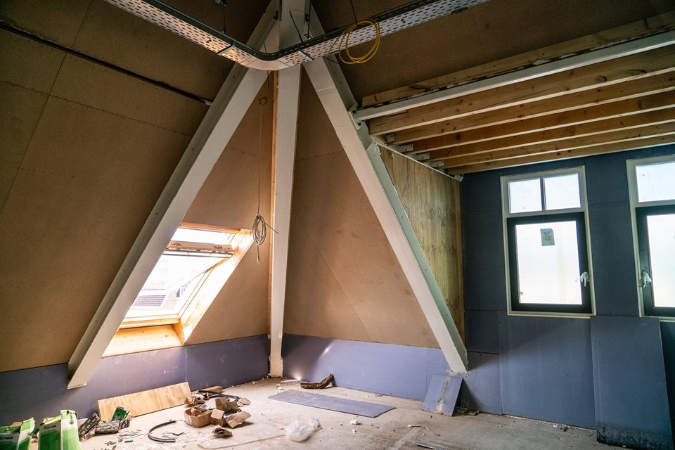 Unieke dakconstructie voor Brede School Weespersluis