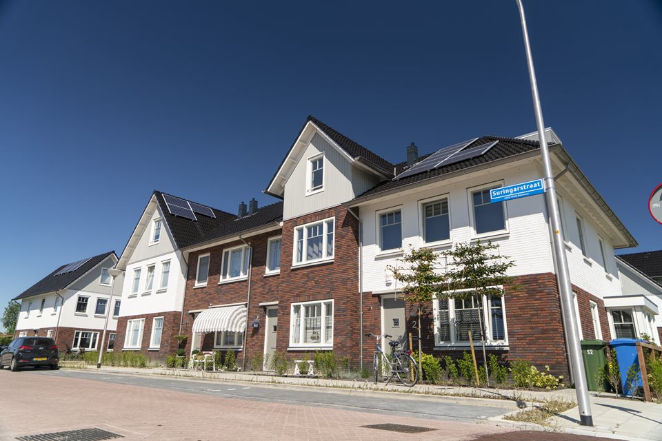 Fraaie woningen in Boskoop met prefab dak en Dakkapellen