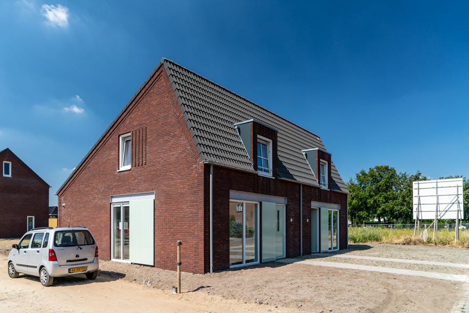 Huurwoningen in Doetinchem met prefab dak en dakkapellen van Emergo prefab