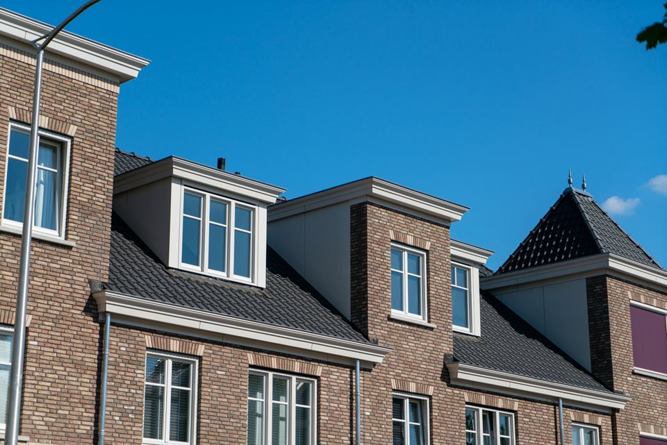 Woningbouw van Trebbe in Twente met prefab daken en dakkapellen
