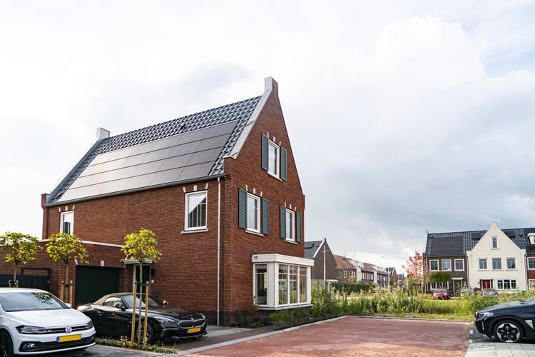 Het energiedak Navitect II op een fraaie woning in Zevenhuizen