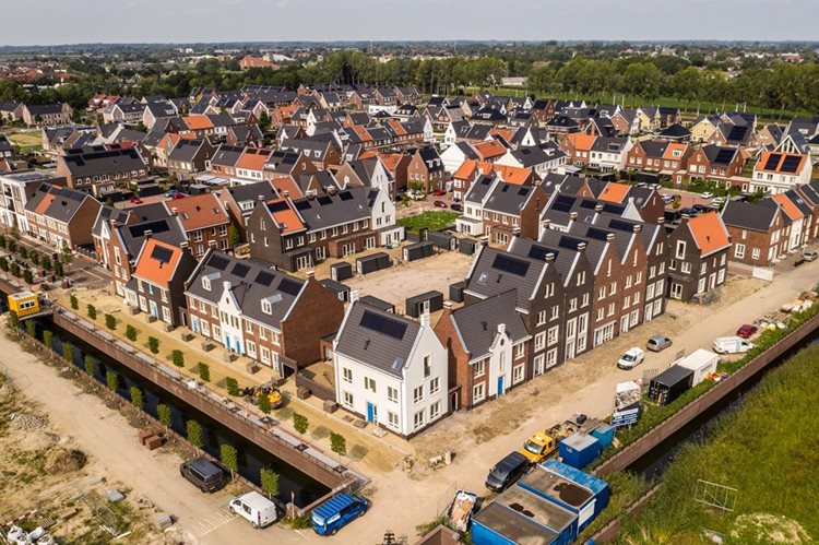 Prefab dak componenten voor 25 nieuwbouwwoningen in Geldermalsen