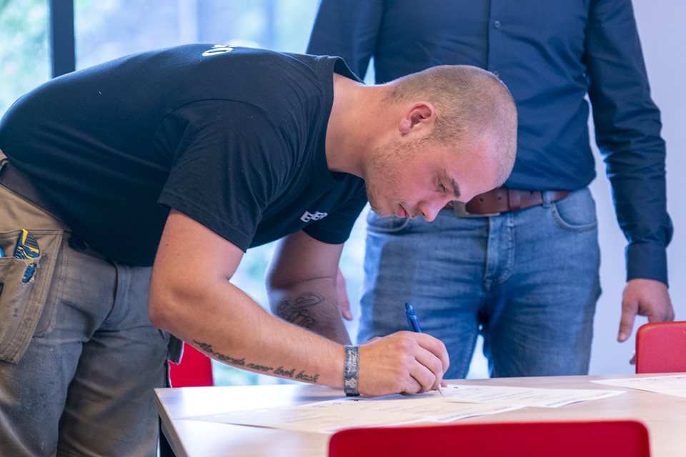 Eerste-branchecertificaten-Emergo-School-of-Industry-uitgereikt-5.jpg