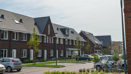 Woningen met prefab dak en prefab dakkapel en dakramen door Emergo prefab