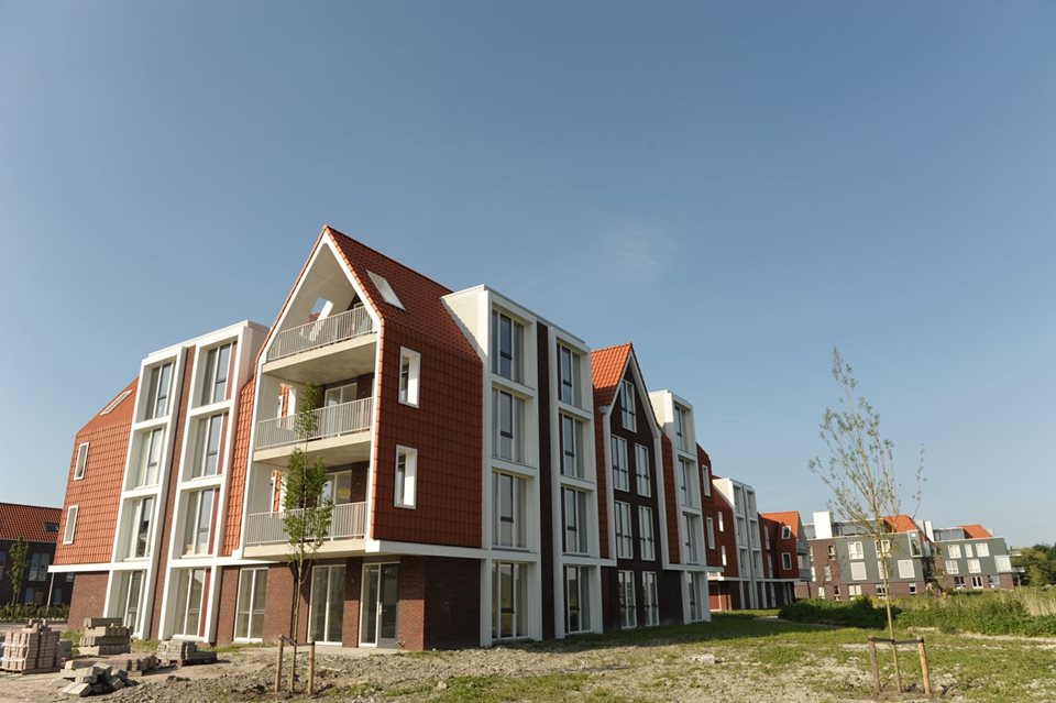 Hollands Glorie in Hoogwoud met prefab daken van Emergo