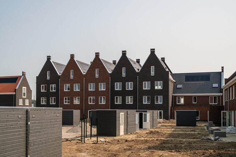 Fraaie woningen in Geldermalsen met prefab daken en dakkapellen