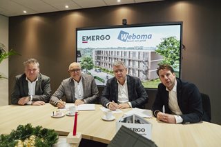 Weboma tekent samenwerking voor houten woningen