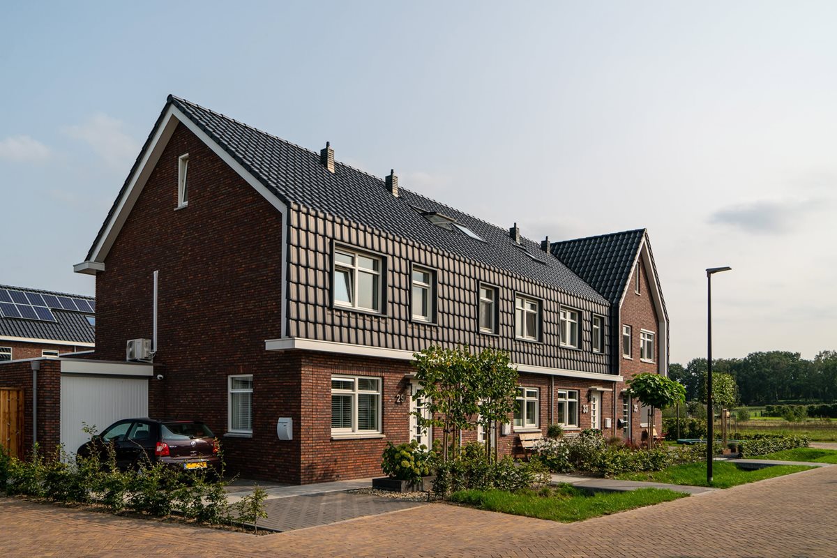 een echt veluws dorp met prefab daken