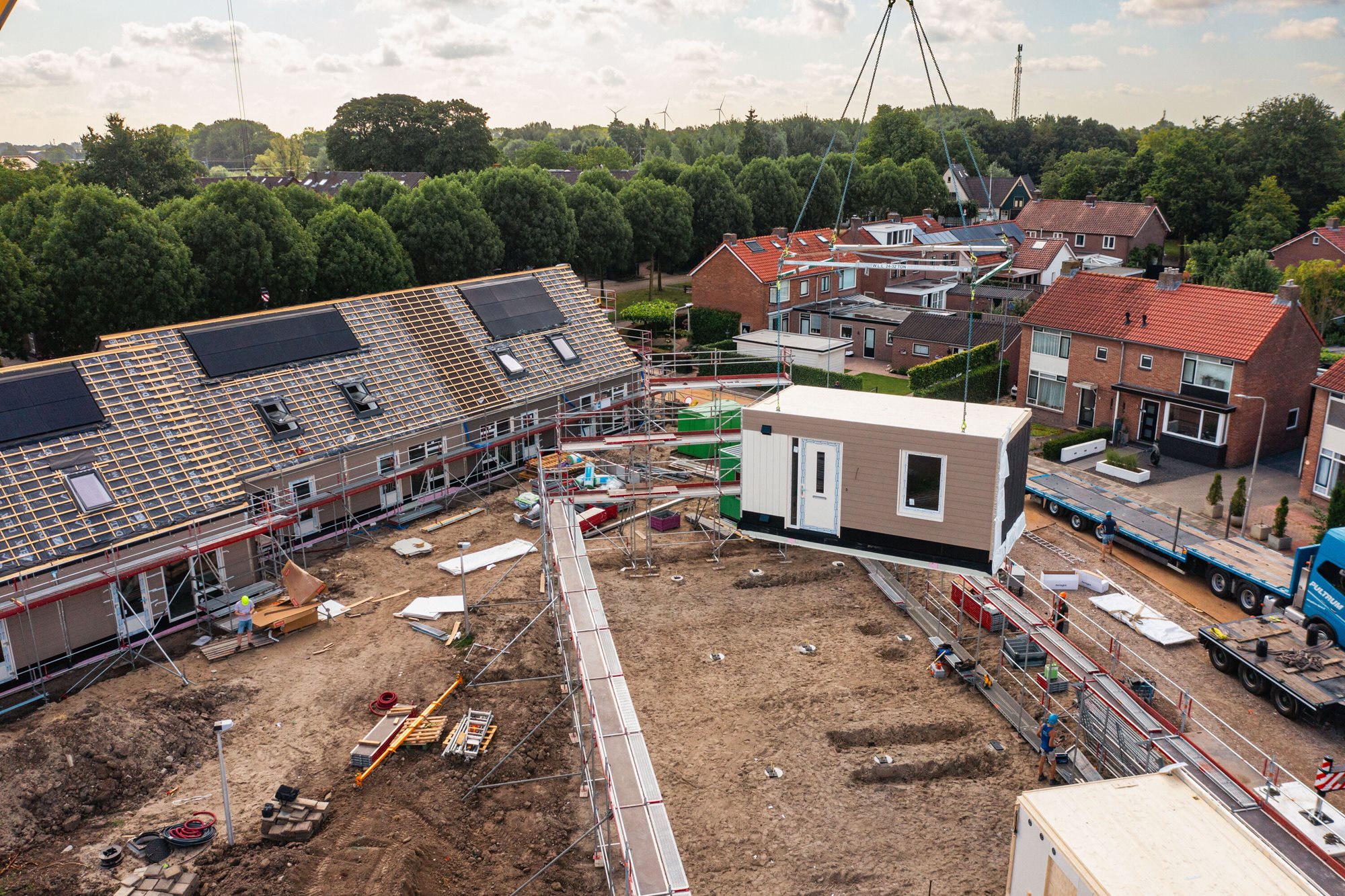 Premodu woningen worden als modules gemonteerd in Tricht
