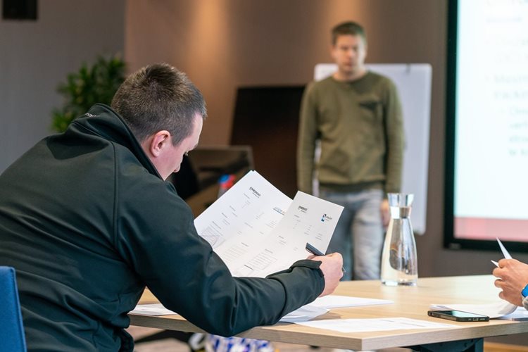 Navitect cursus wordt gegeven aan medewerkers Emergo Prefab