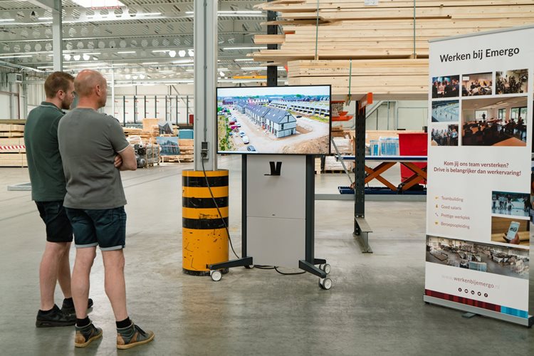 Tijdens de rondleiding konden bezoekers veel van onze processen buiten de fabriek bekijken op verschillende schermen