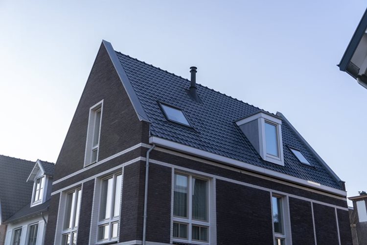 Prefab dak elementen van Emergo op woning