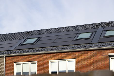 Fraai Navitect II prefab energiedak inclusief dakramen in Zevenhuizen