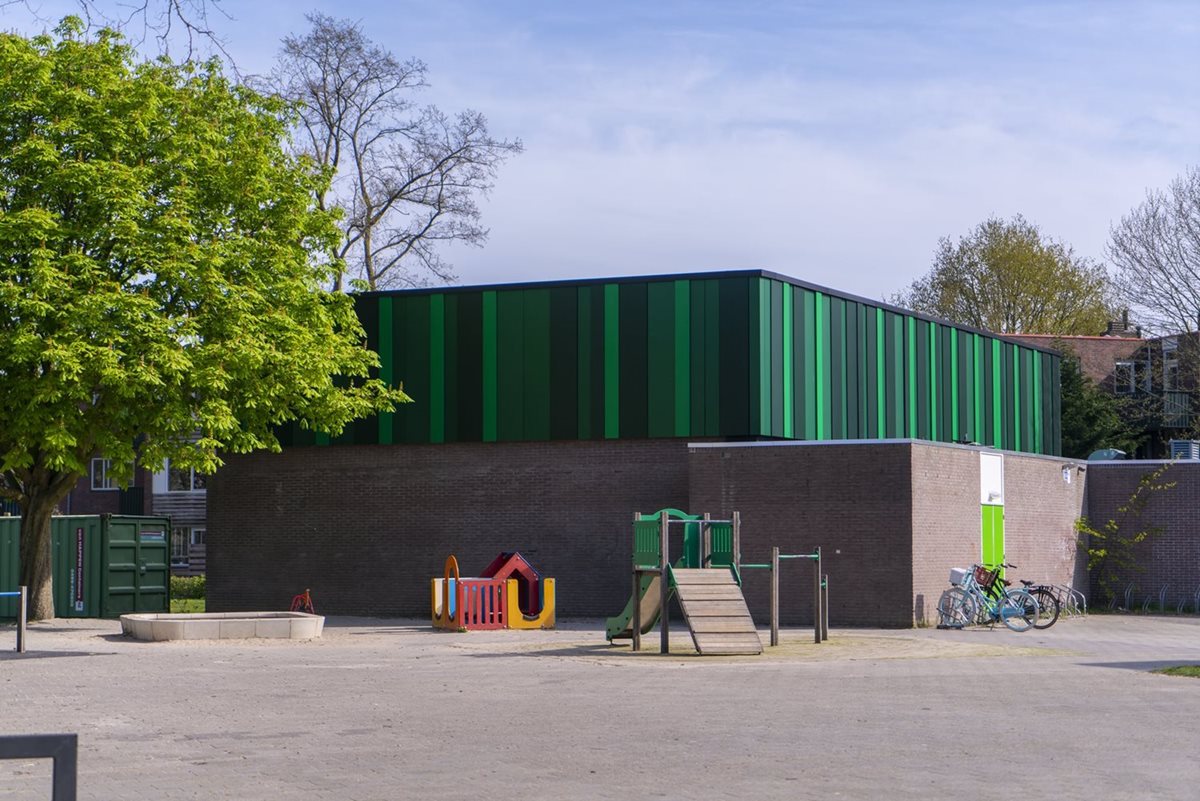 Gymzaal in Almere met FITS panelen van Emergo Prefab