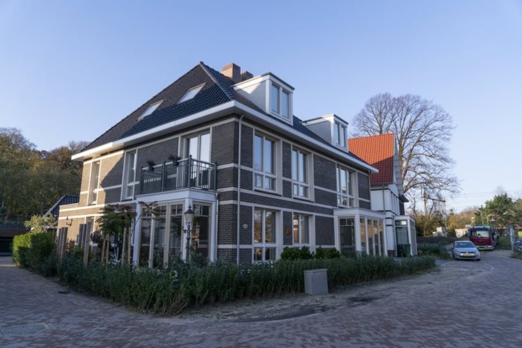 Fraaie woning met prefab dak elementen van Emergo