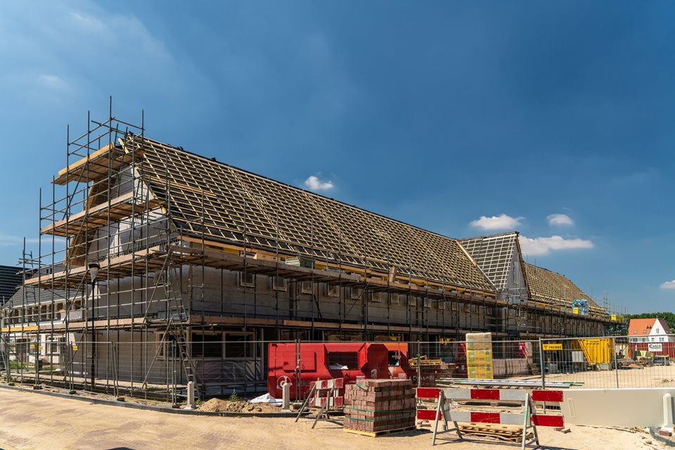 Montage van prefab daken in Wageningen