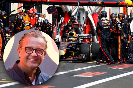 JackPlooj-Artikel over Formule 1 en Emergo Prefab