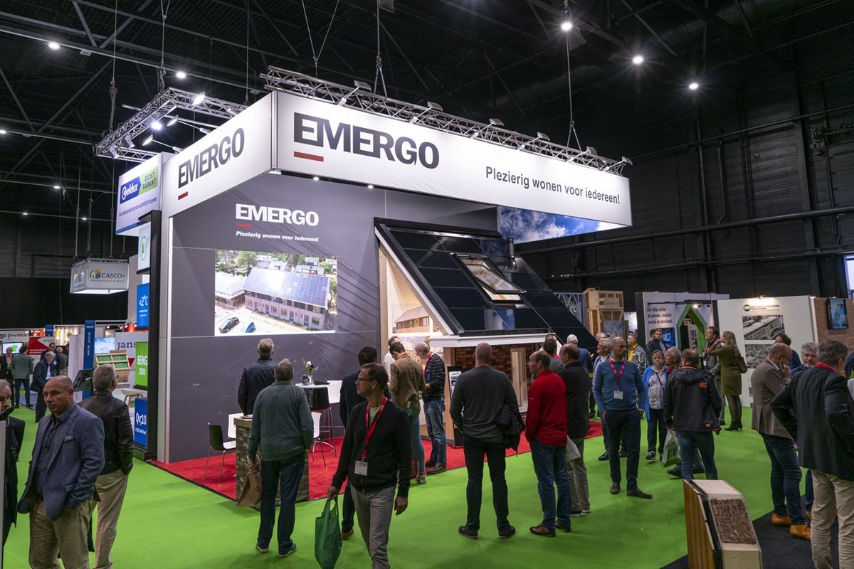 Emergo stand in de PREFAB beurs in Brabanthallen
