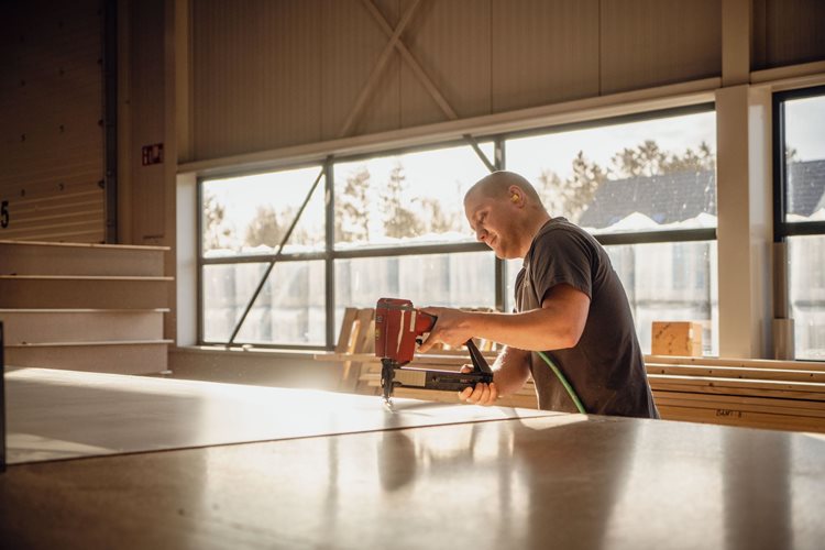 Werken als assemblage medewerker bij Emergo Prefab