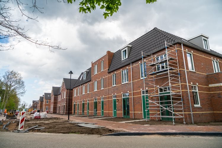 Woningen in Noordwijkerhout met prefab dak inclusief prefab dakkapellen en dakramen door Emergo