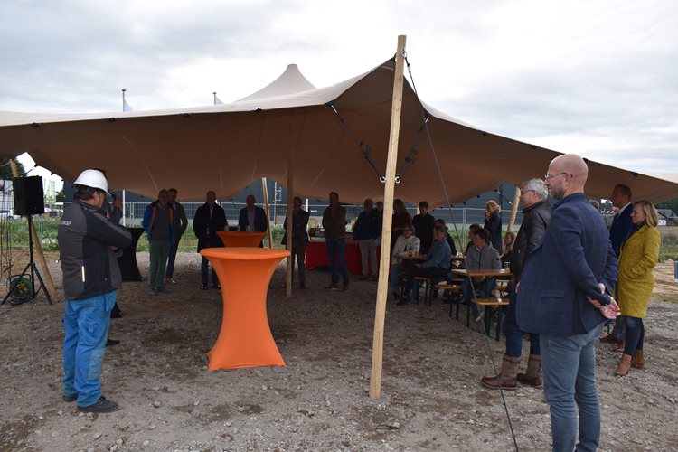 Feestelijke onthulling van eerste Premodu woningen in Overasselt