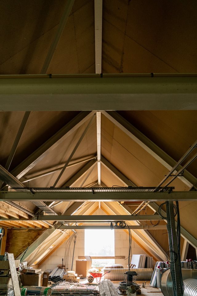 Unieke dakconstructie voor Brede School Weespersluis