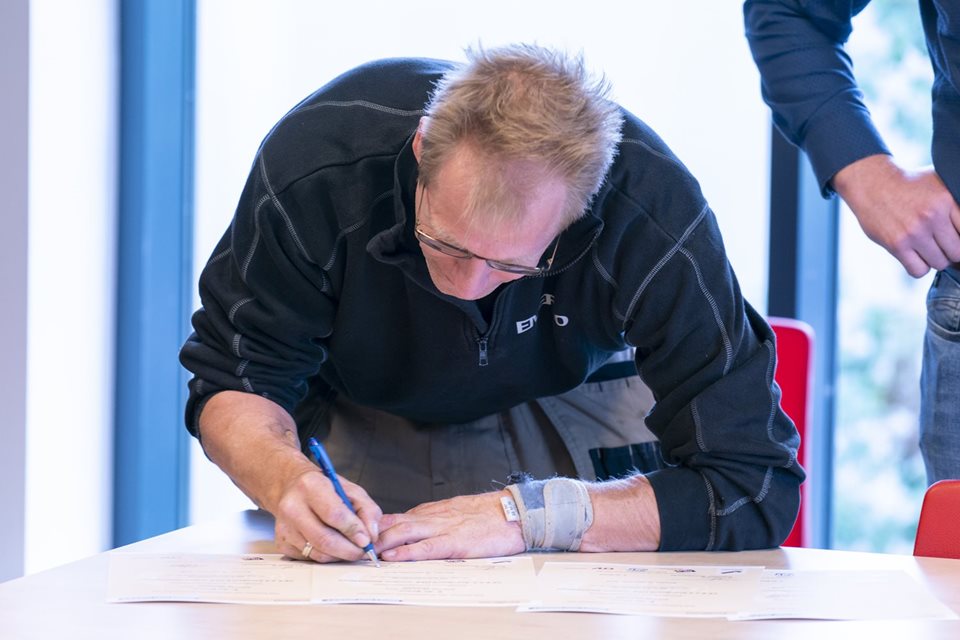 Eerste-branchecertificaten-Emergo-School-of-Industry-uitgereikt-4.jpg