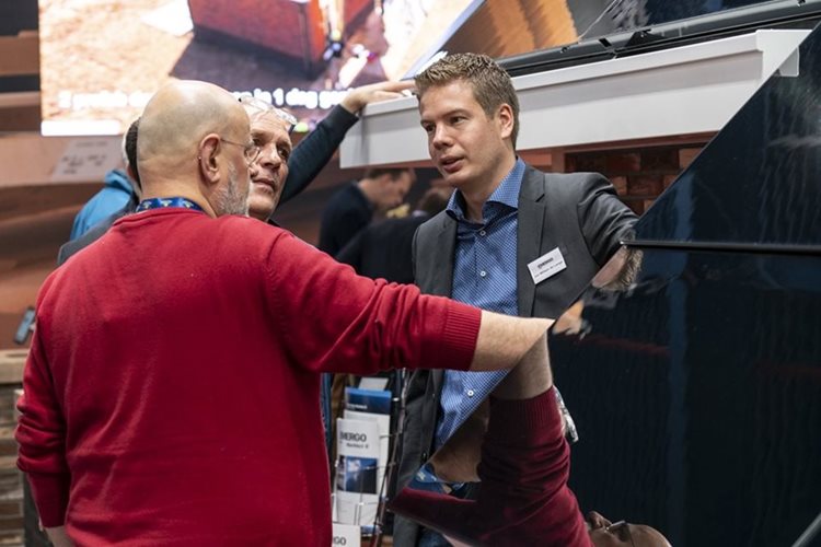 Jan-Willem de Lange in gesprek tijdens de bouwbeurs van 2019