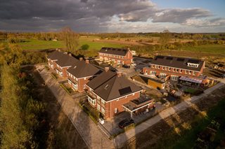 17 woningen met prefab dak en prefab dakkapel in Brummen