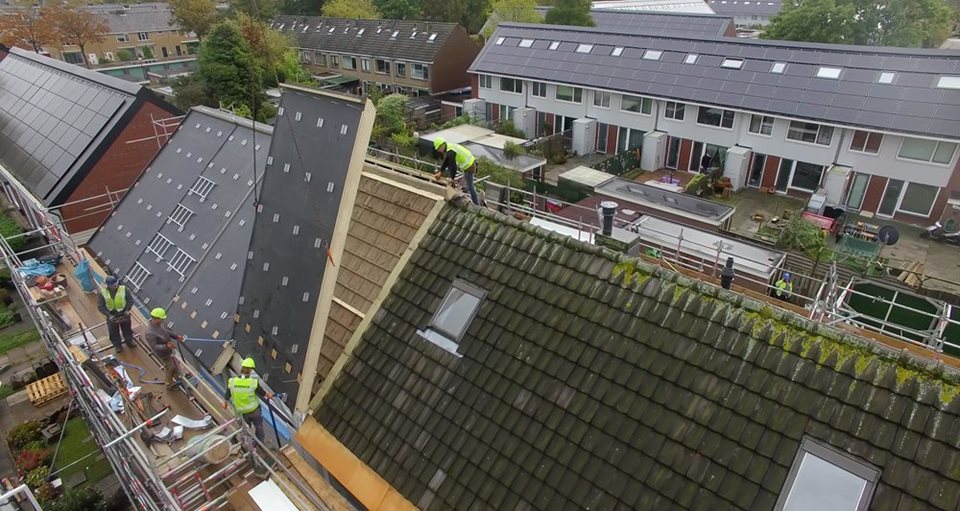 Montage van prefab daken in Heerhugowaard