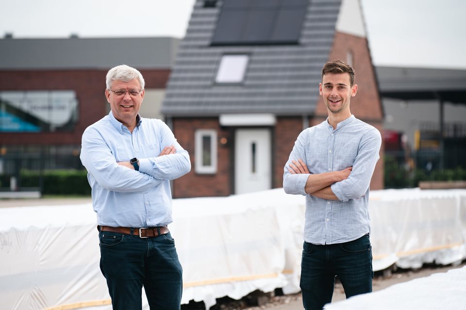 Koos Wessels en Tobias Borst voor het prototype van Premodu