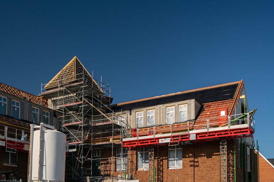 Prefab dakconstructie voor Brede School Weespersluis