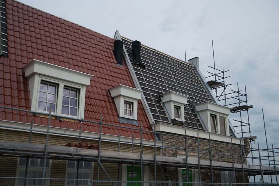 Woningen in Maasland met Prefab dak inclusief dakkapellen van Emergo prefab